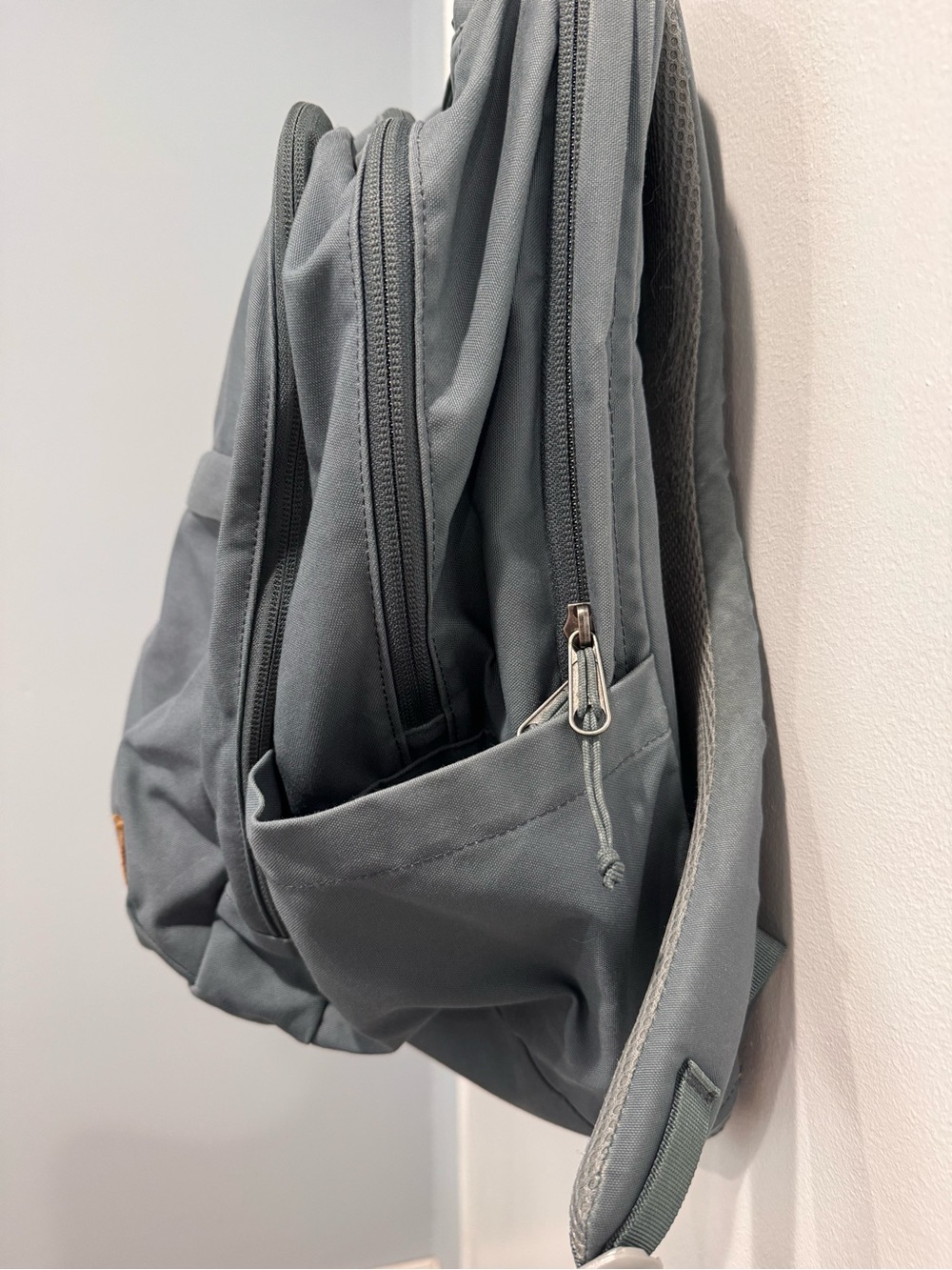 Fjallraven Raven 28 Backpack - Picture 9 of 9